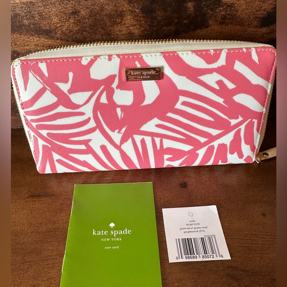 Kate Spade NWT Neda Grant Street Peony Pink Palm Grainy Vinyl Wallet